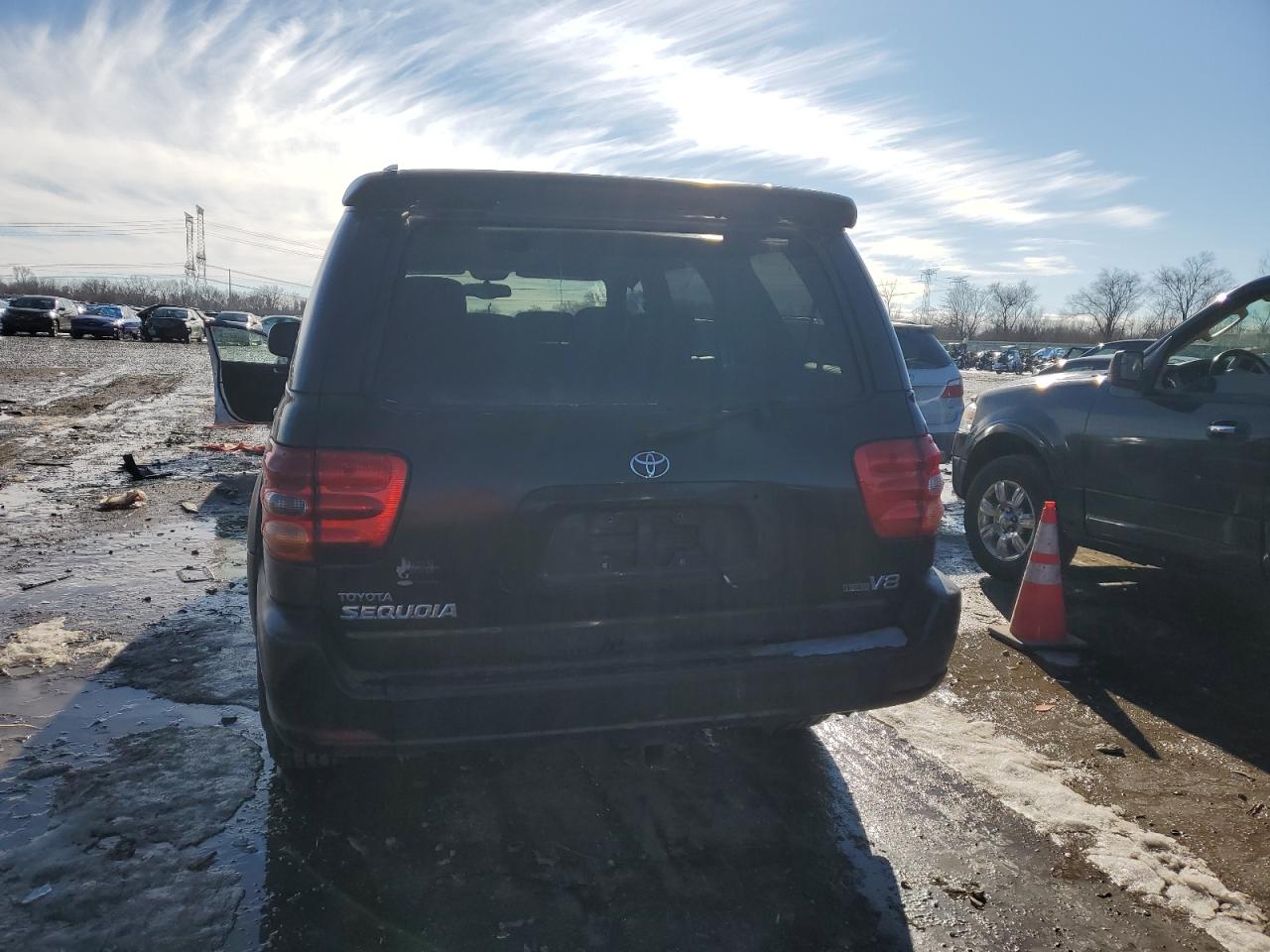 2004 Toyota Sequoia - Image 6