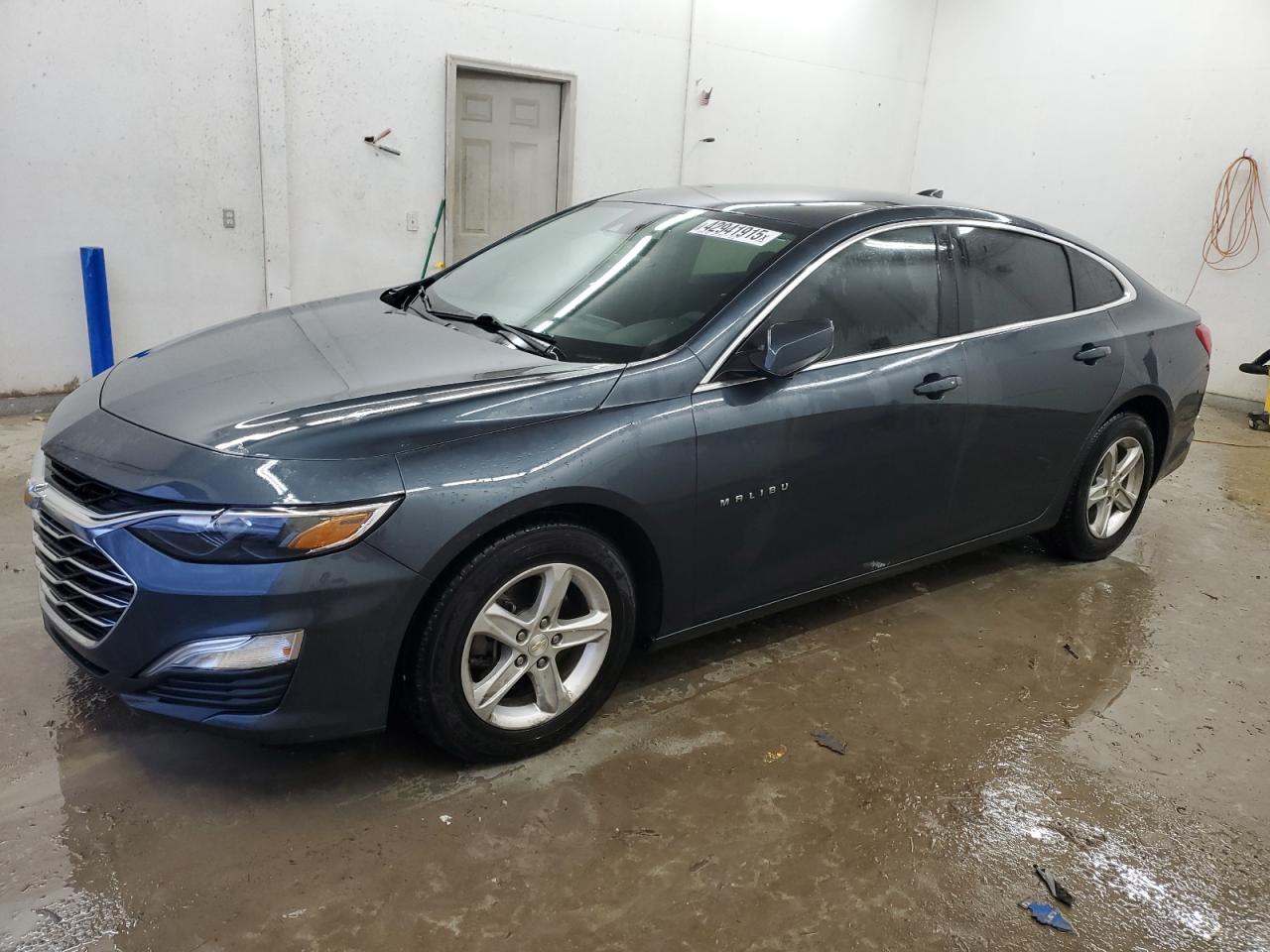 2020 Chevrolet Malibu - Image 1