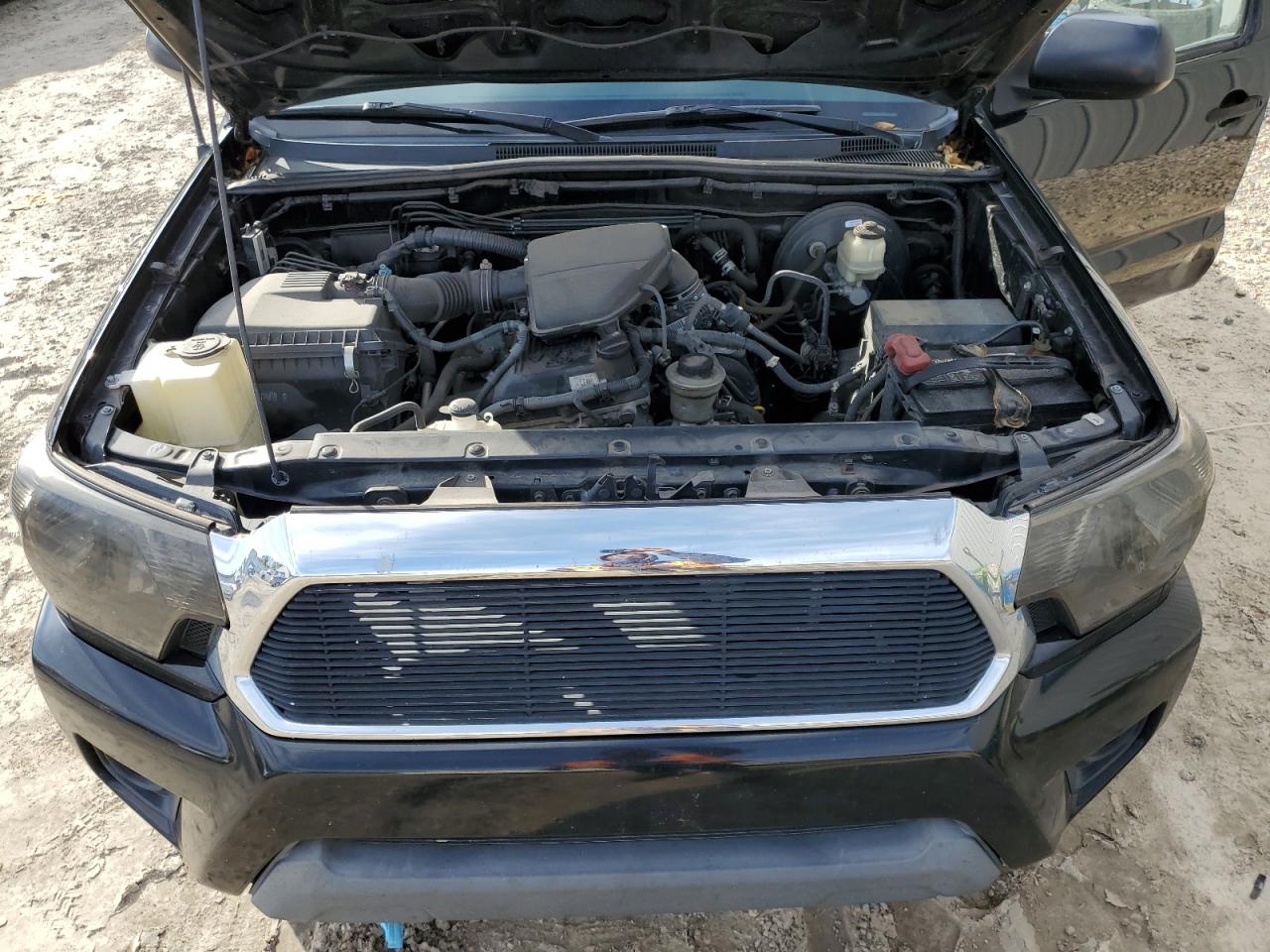 2015 Toyota Tacoma - Image 11