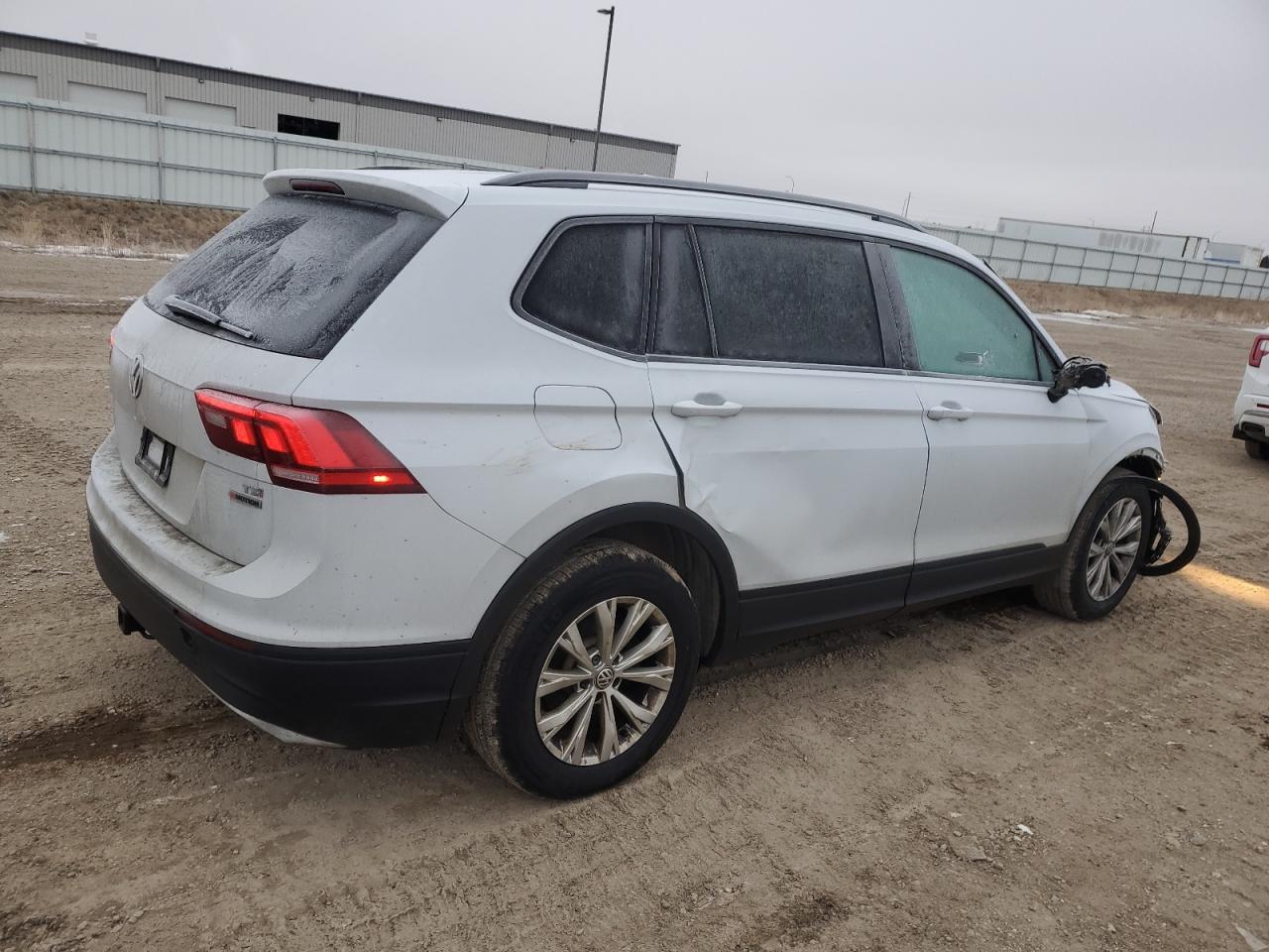 2018 Volkswagen Tiguan - Image 3