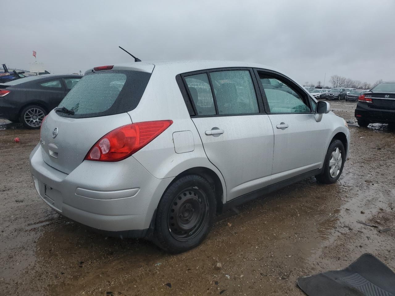 2012 Nissan Versa - Image 3