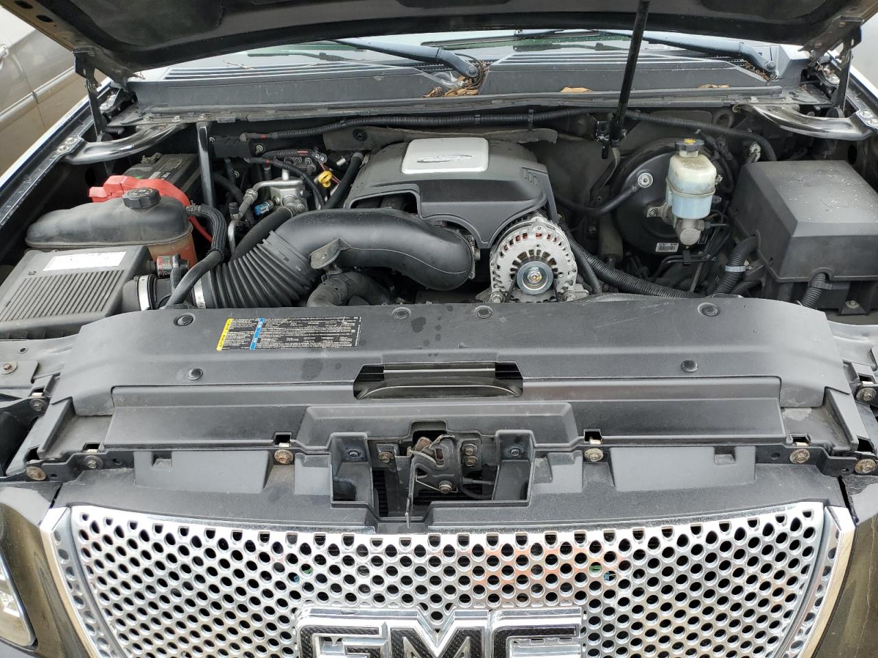 2007 GMC Yukon - Image 12