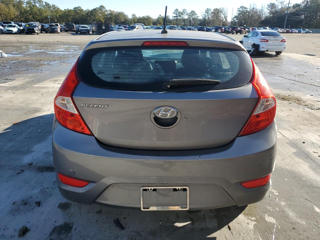 2014 Hyundai Accent - Image 6