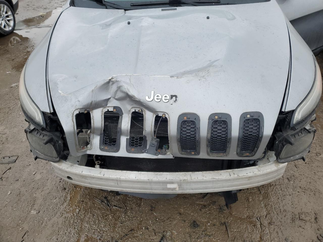 2014 Jeep Grand Cherokee - Image 12