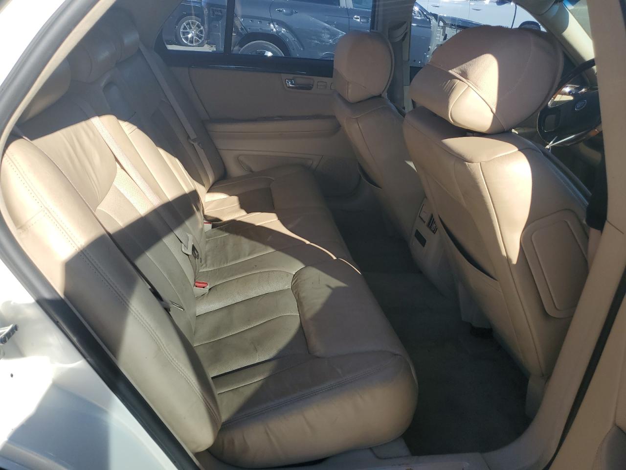 2007 Cadillac DTS - Image 10
