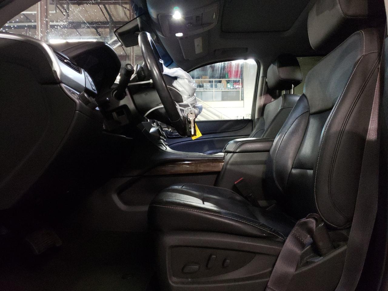 2016 Chevrolet Suburban - Image 7