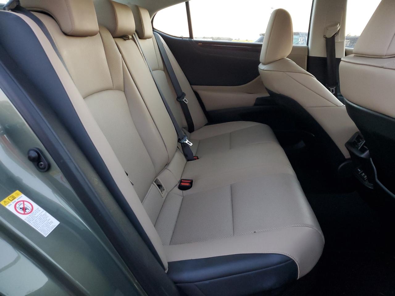 2019 Lexus ES - Image 10