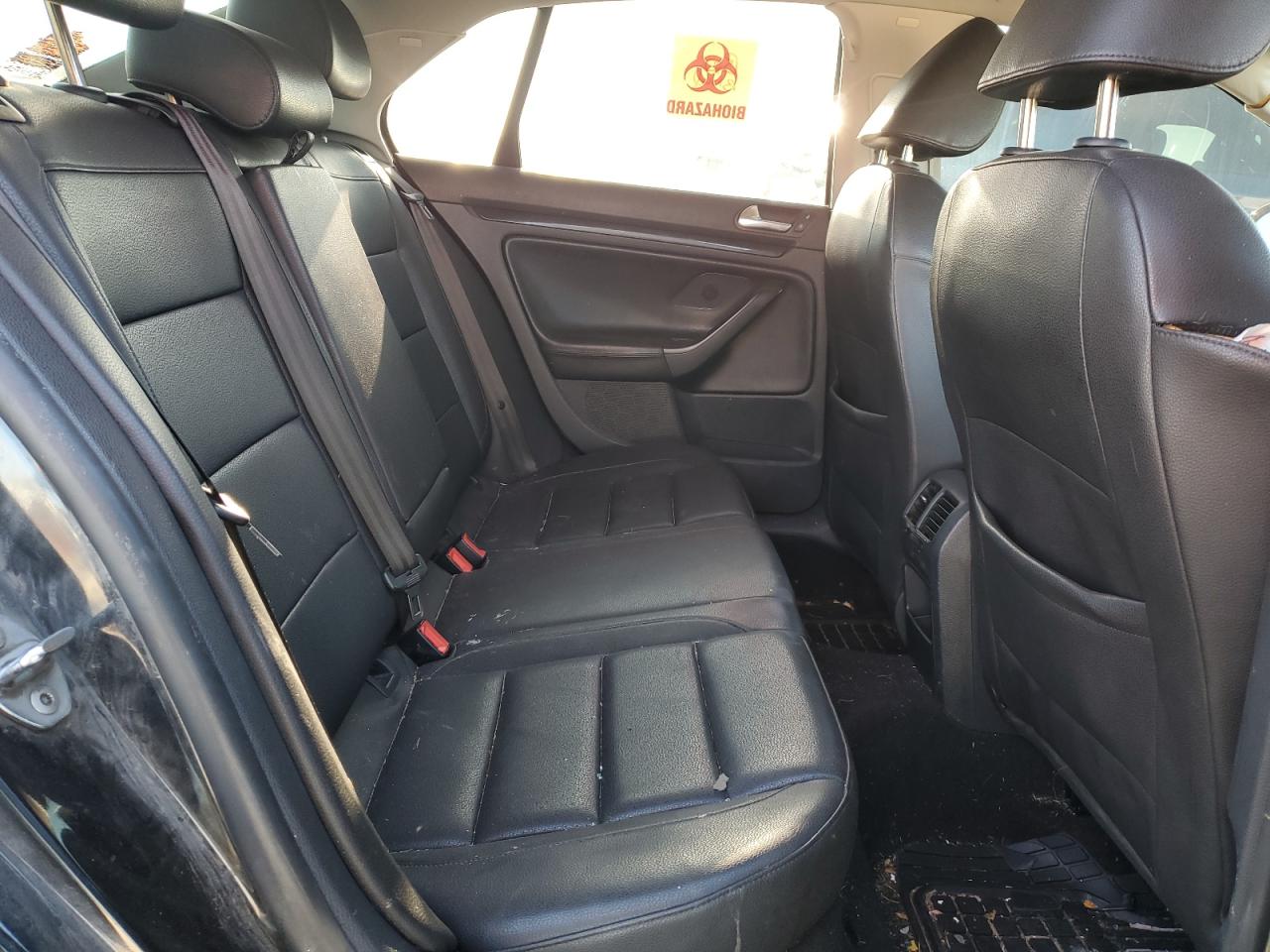 2010 Volkswagen Jetta - Image 10