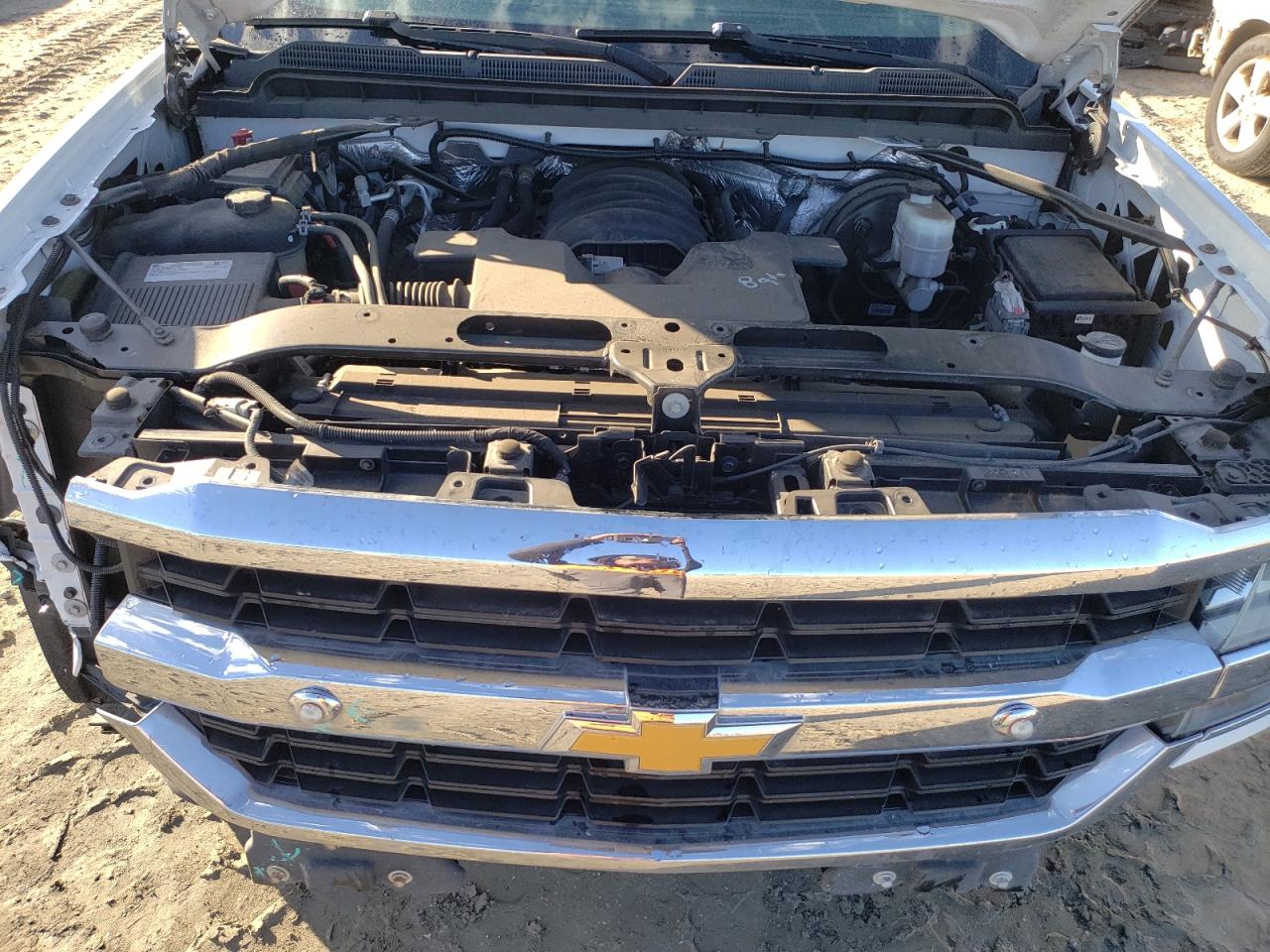 2018 Chevrolet Silverado - Image 11