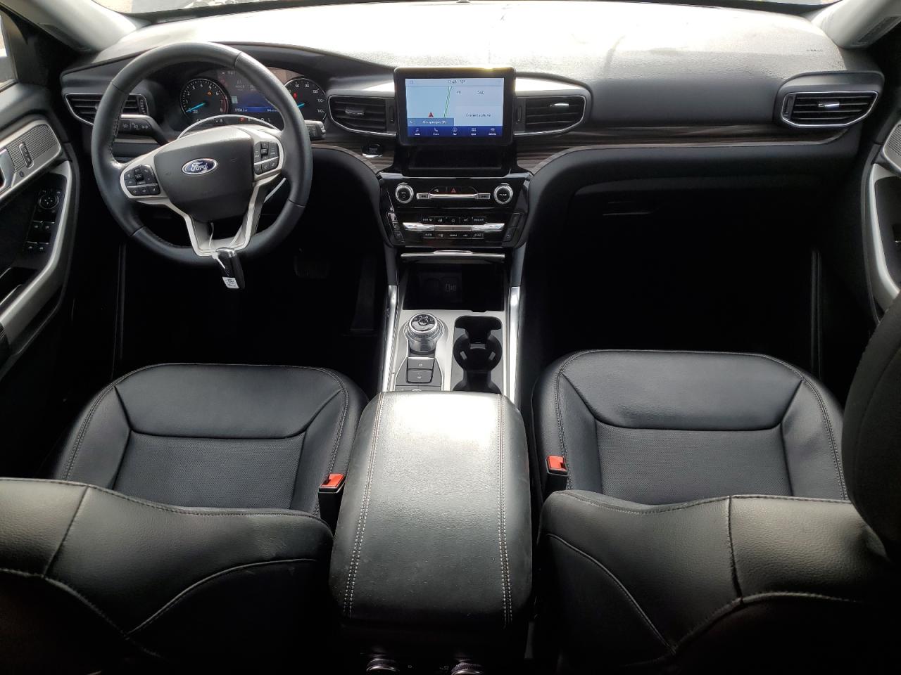 2023 Ford Explorer - Image 8
