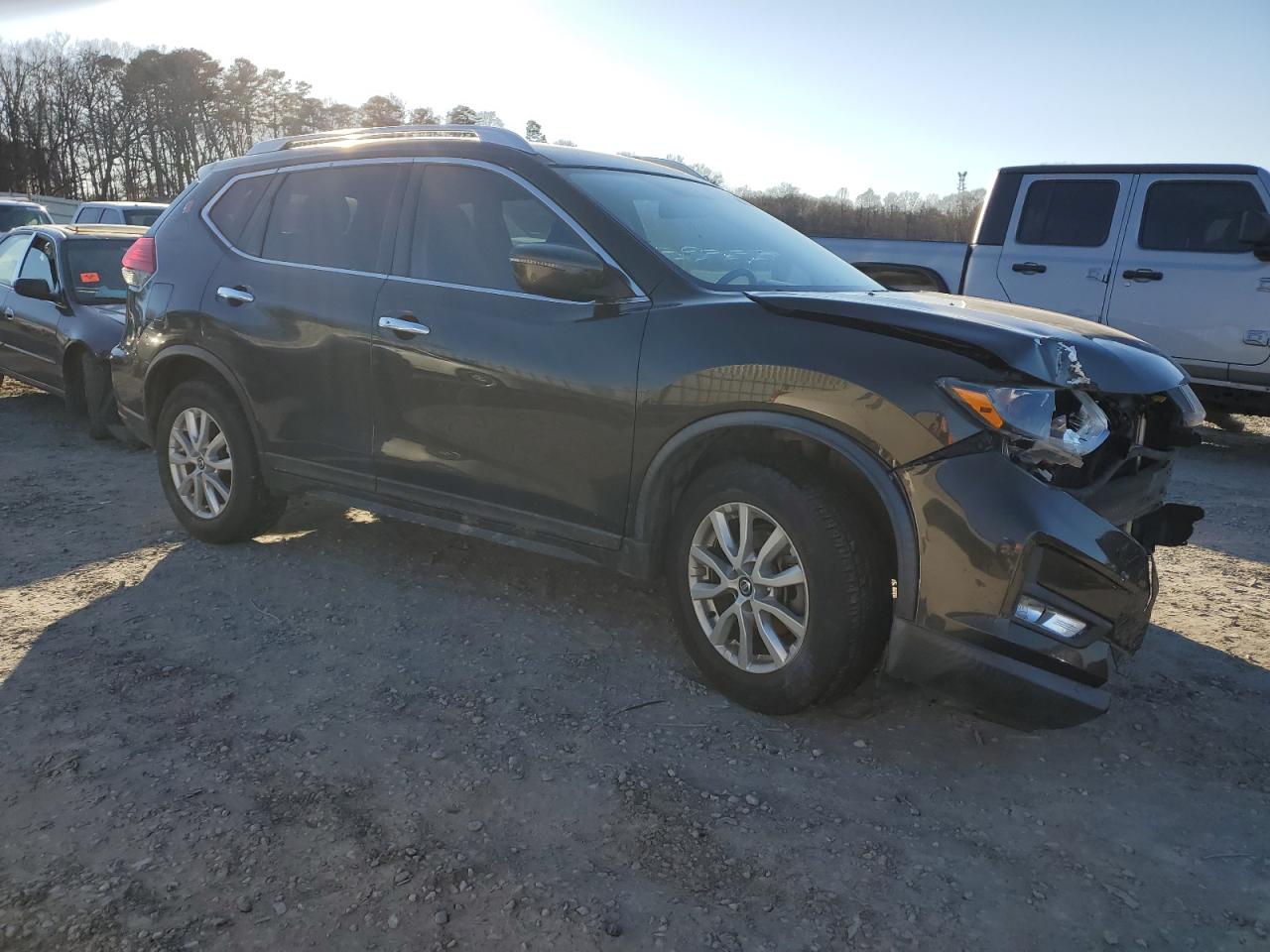 2017 Nissan Rogue - Image 4
