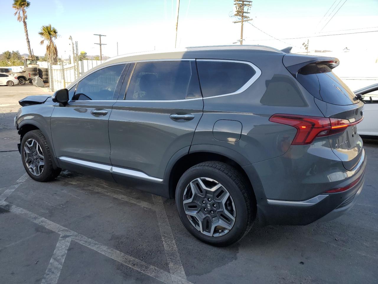 2023 Hyundai Santa Fe - Image 2