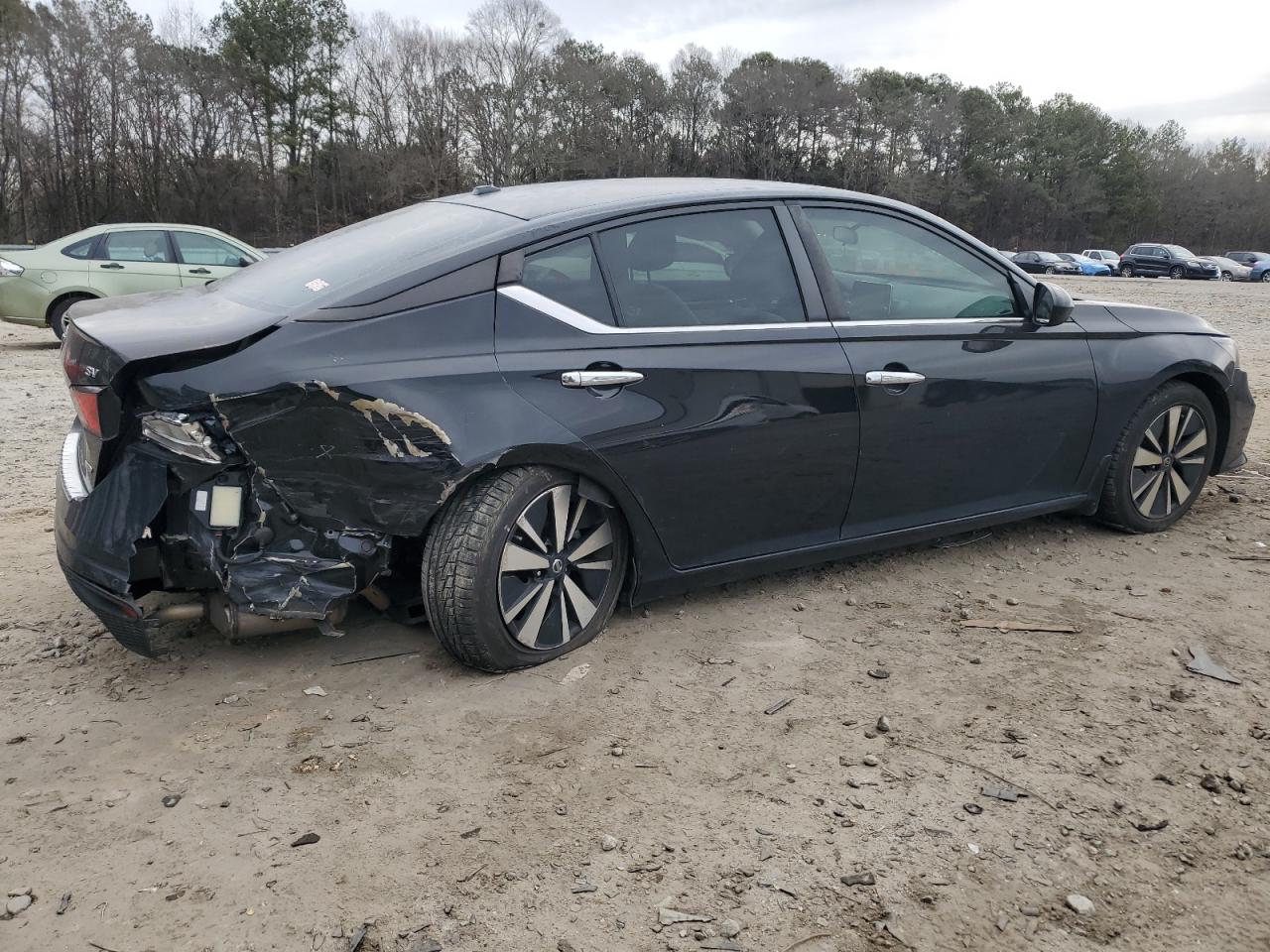 2021 Nissan Altima - Image 3