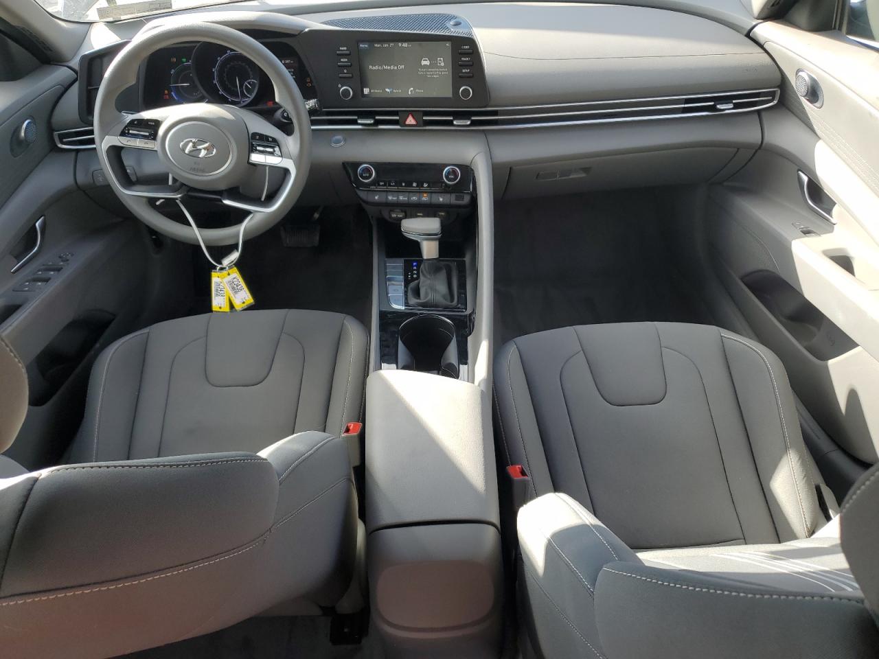 2023 Hyundai Elantra - Image 8