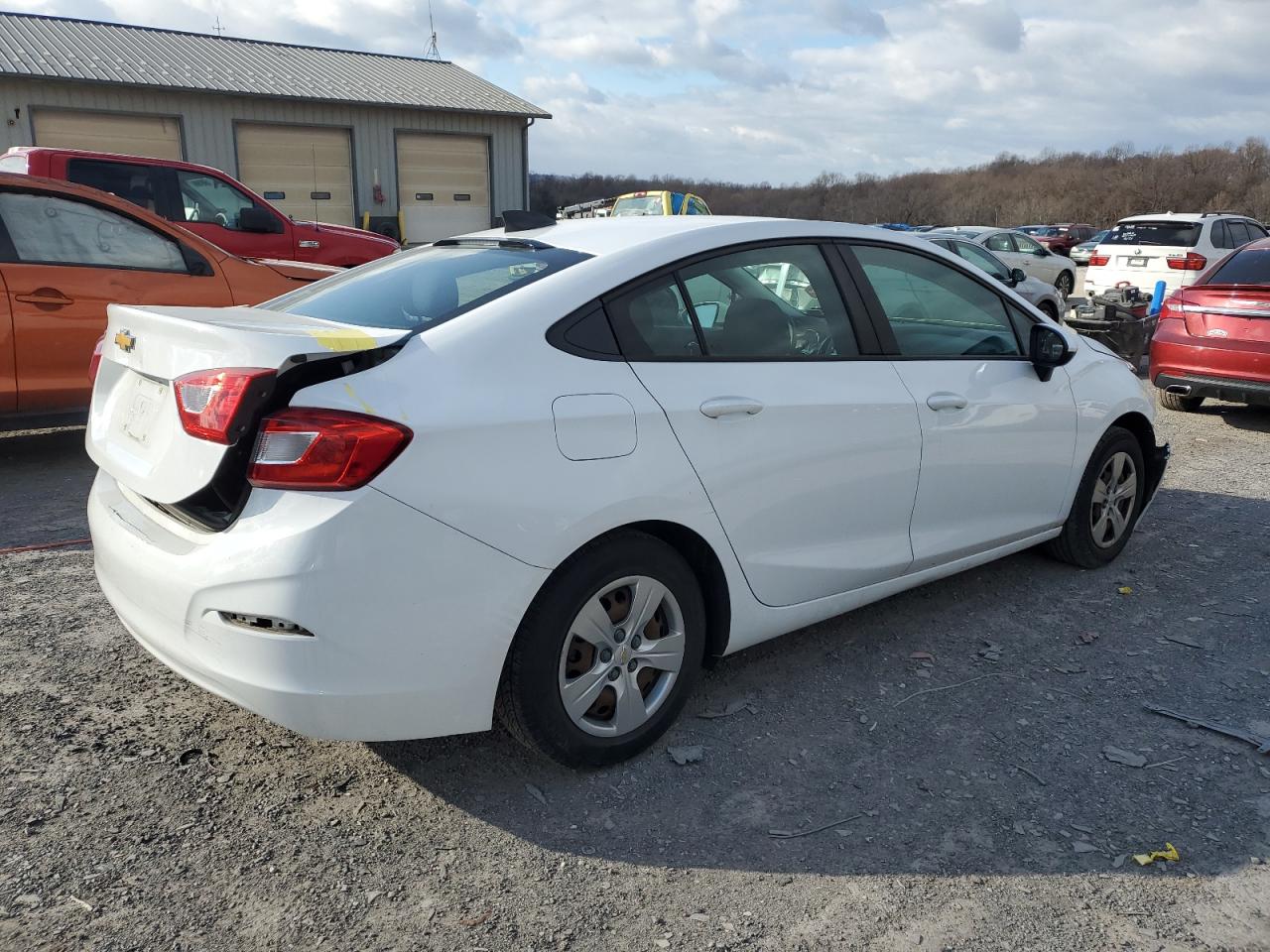 VIN 1G1BC5SM2J7225941 2018 CHEVROLET CRUZE no.3