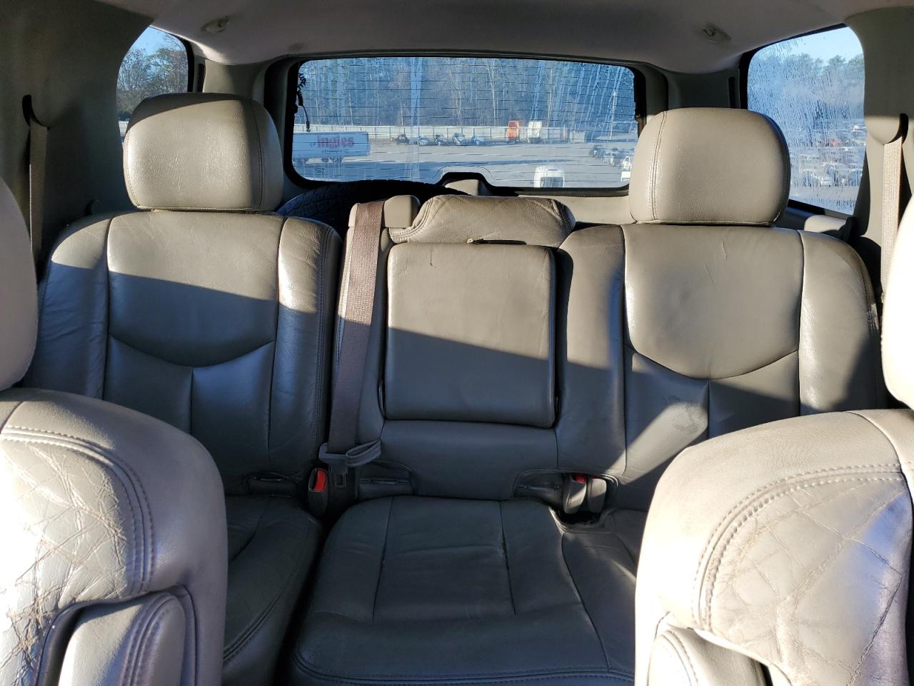 2003 Chevrolet Tahoe - Image 10