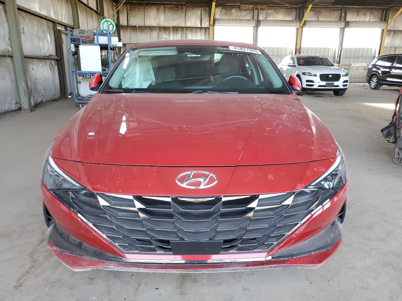 2023 Hyundai Elantra - Image 5