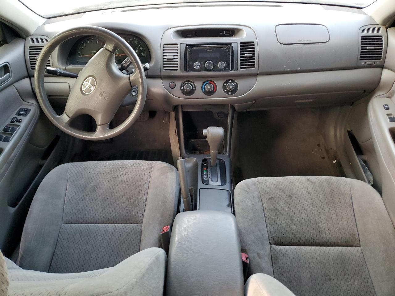 2004 Toyota Camry - Image 8