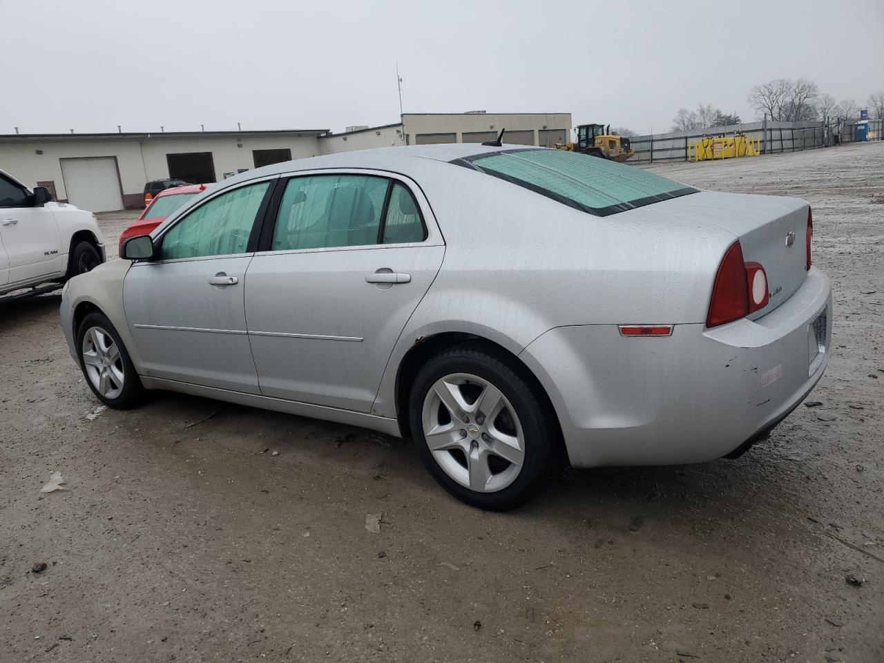 2009 Chevrolet Malibu - Image 2