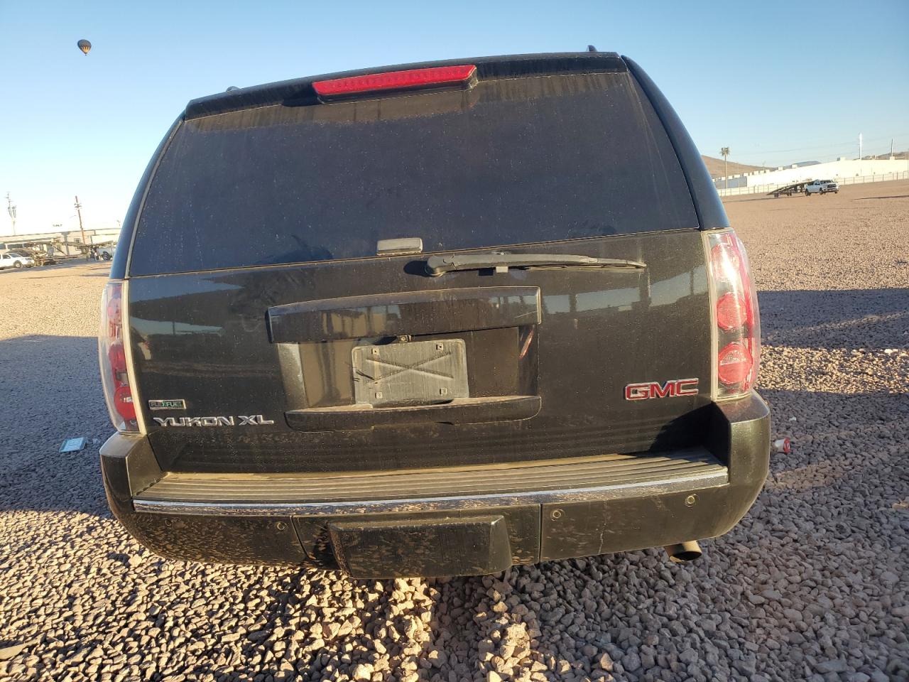 2011 GMC Yukon - Image 6