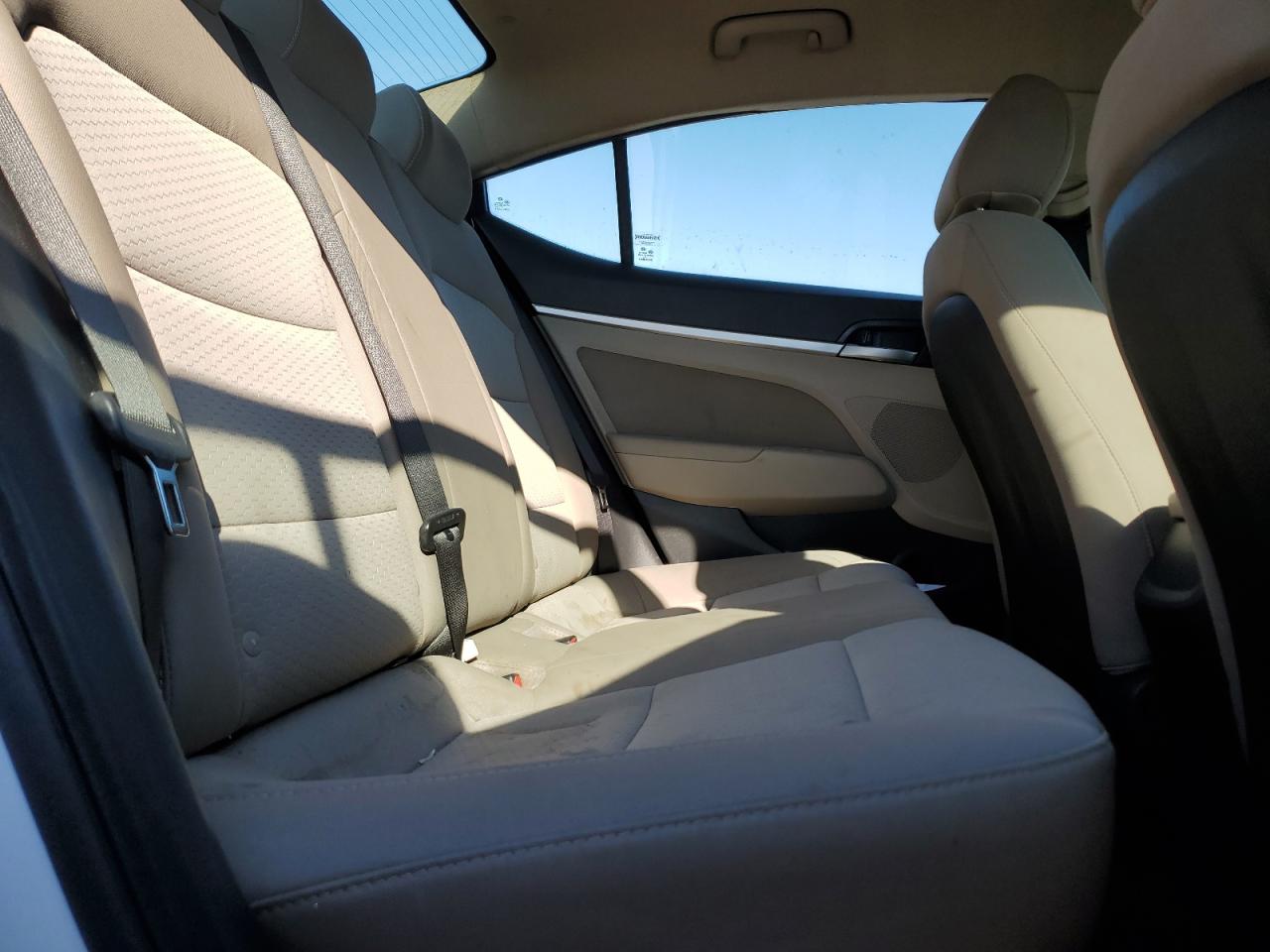2019 Hyundai Elantra - Image 10