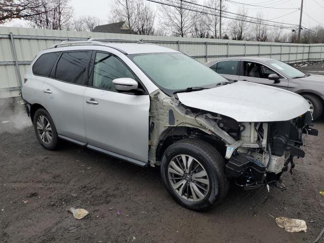  NISSAN PATHFINDER 2018 Серебристый