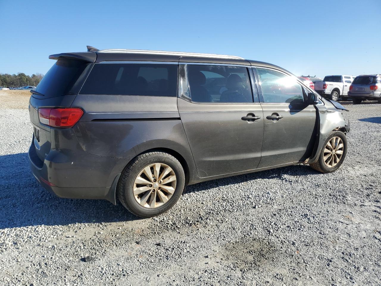 2016 Kia Sedona - Image 3