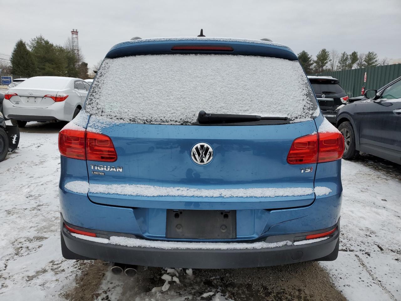 2017 Volkswagen Tiguan - Image 6