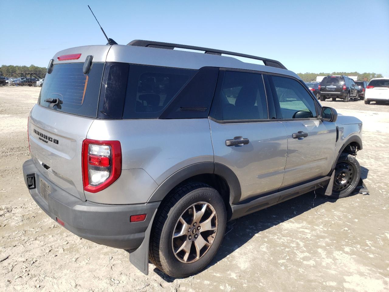 2021 Ford Bronco - Image 3
