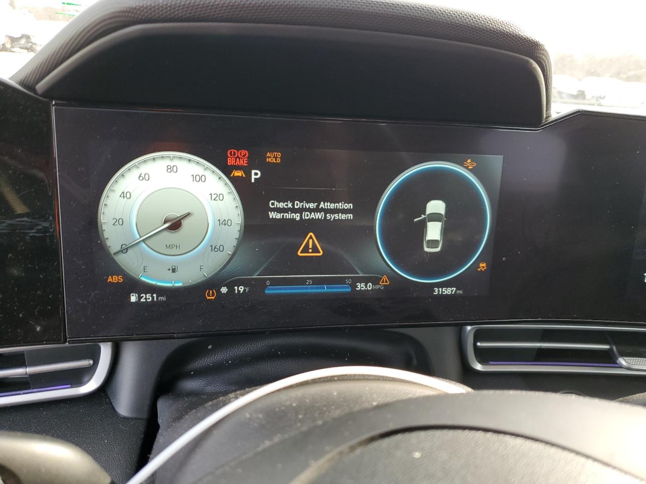 2021 Hyundai Elantra - Image 9