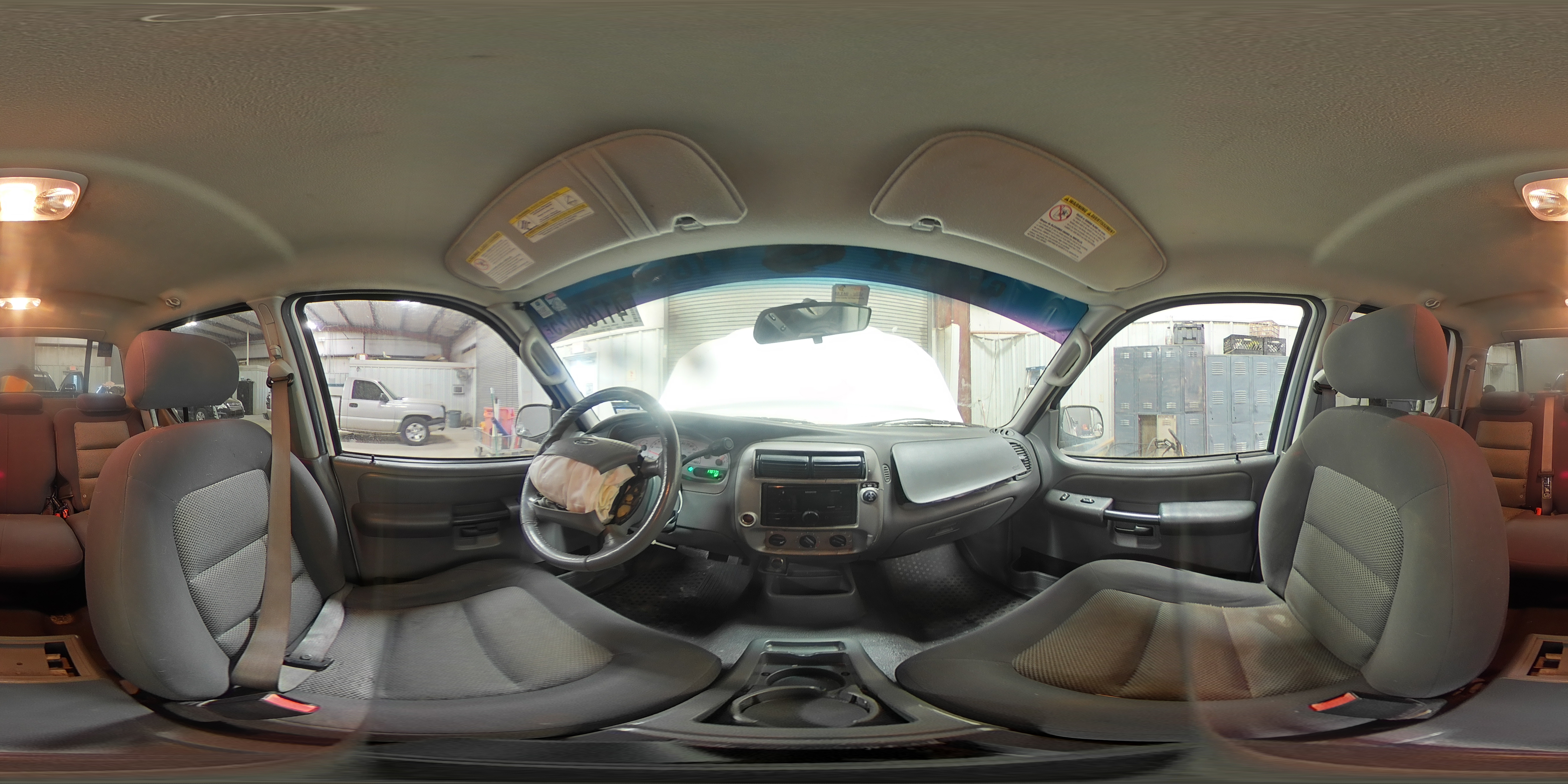 2004 Ford Explorer - Image 12