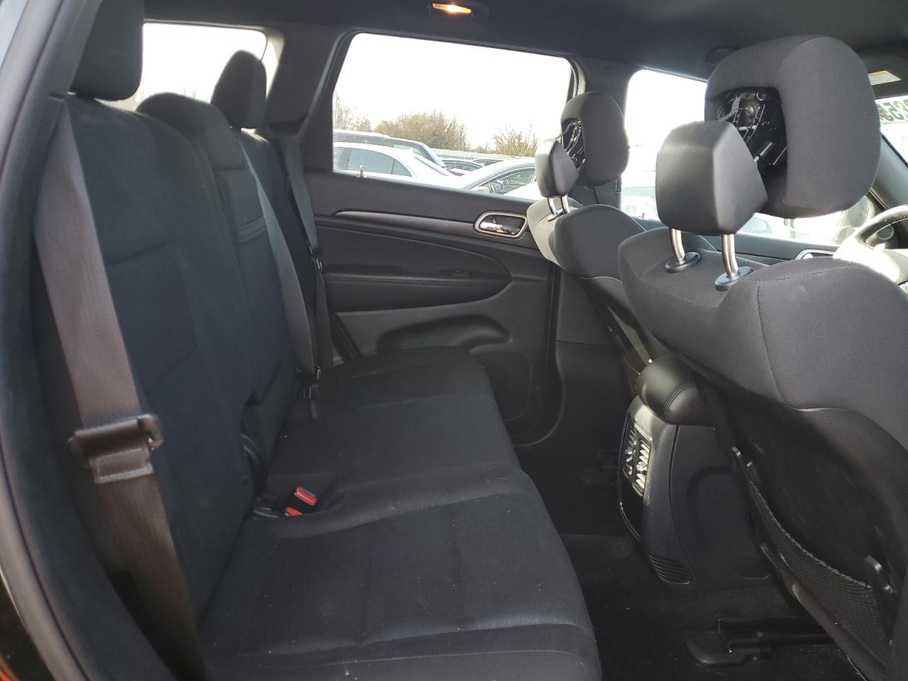 2015 Jeep Grand Cherokee - Image 11
