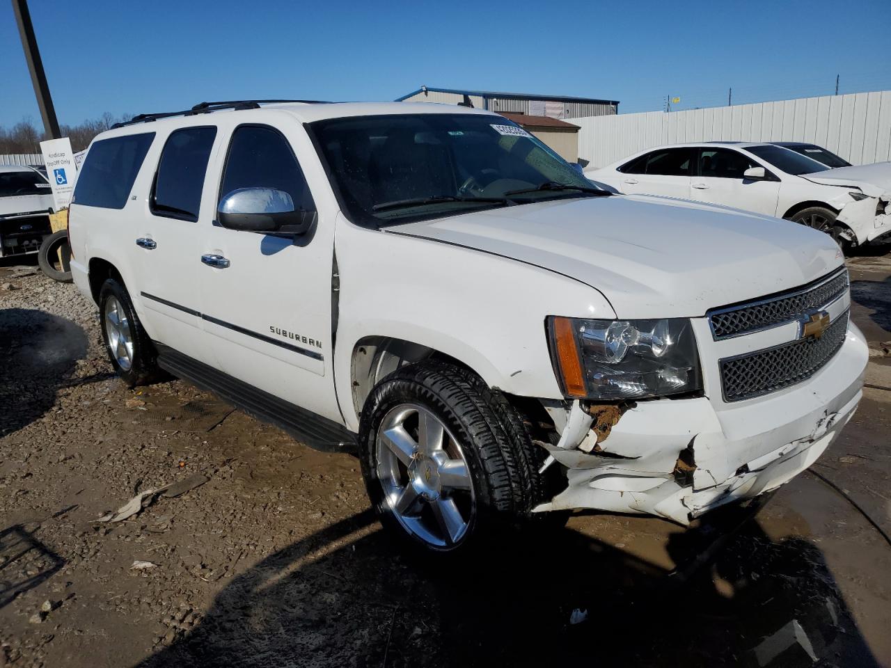 2013 Chevrolet Suburban - Image 4