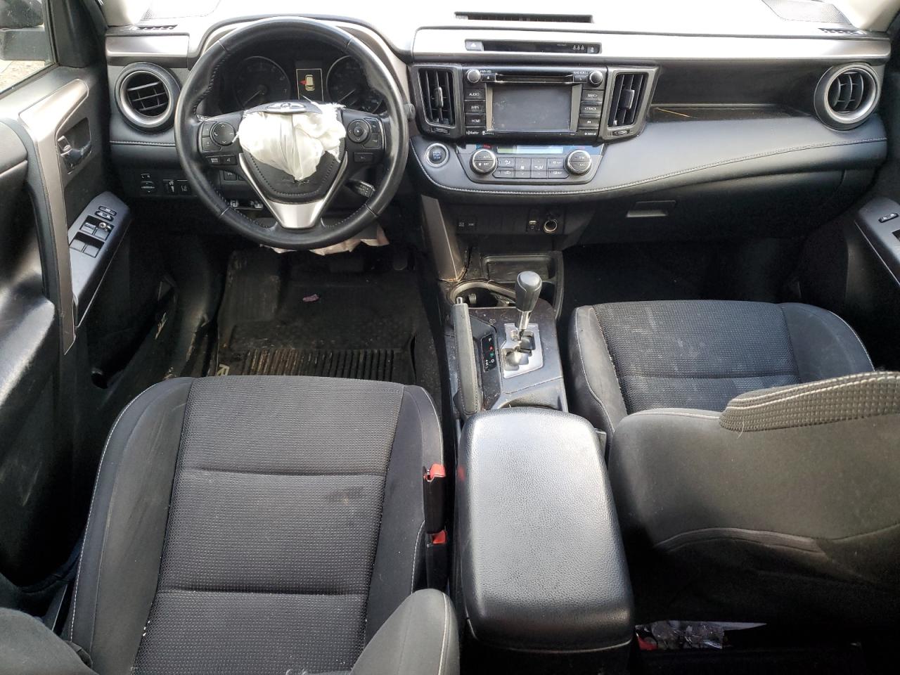 2018 Toyota RAV 4 - Image 8