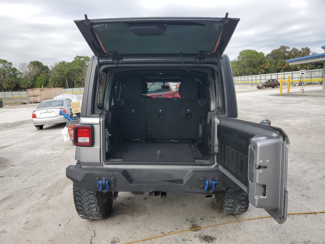 2018 Jeep Wrangler - Image 6