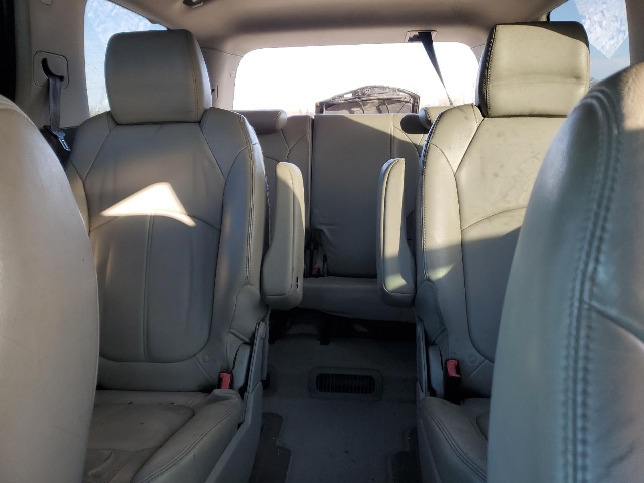 2011 GMC Acadia - Image 10