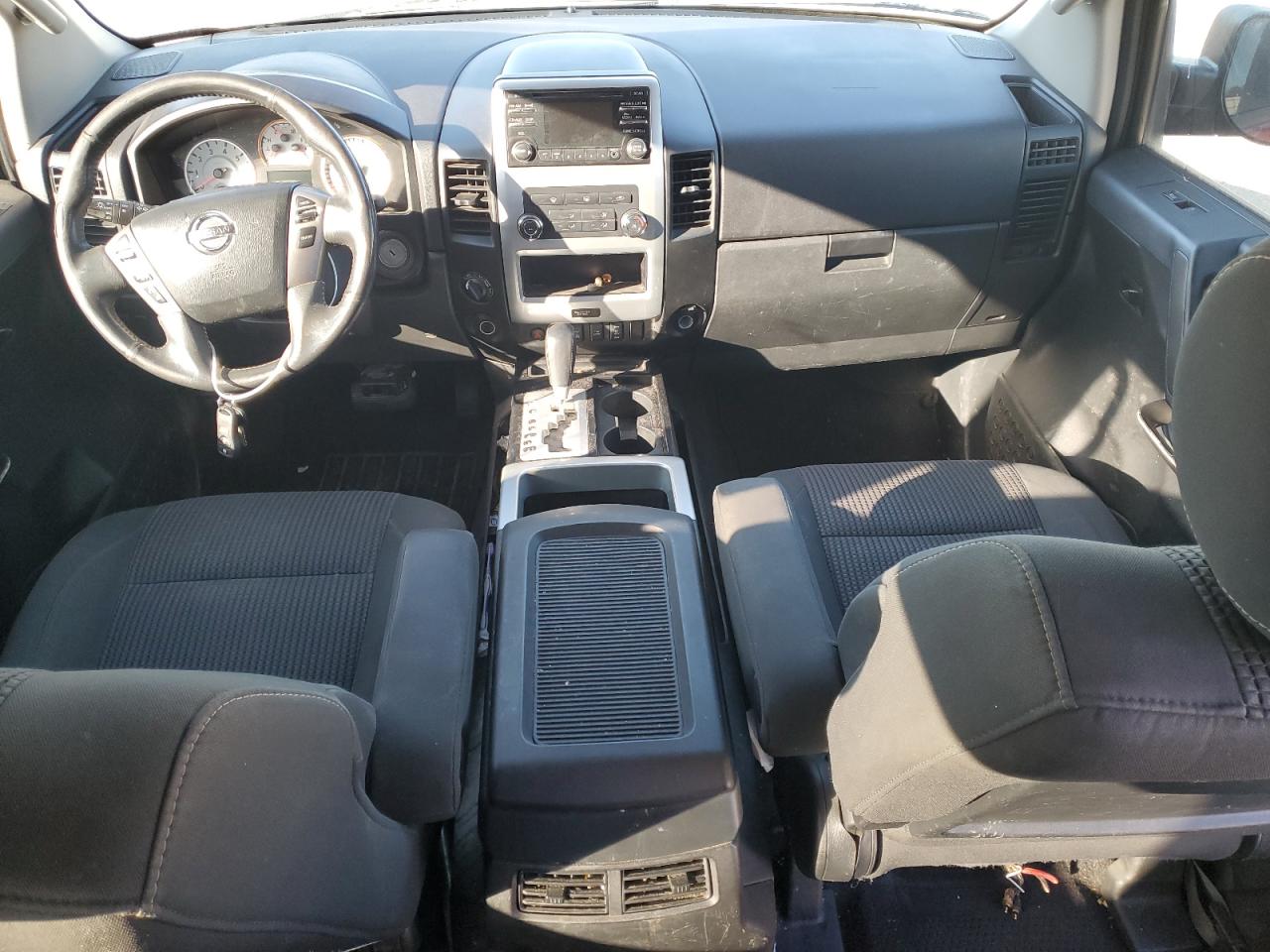 2014 Nissan Titan - Image 8