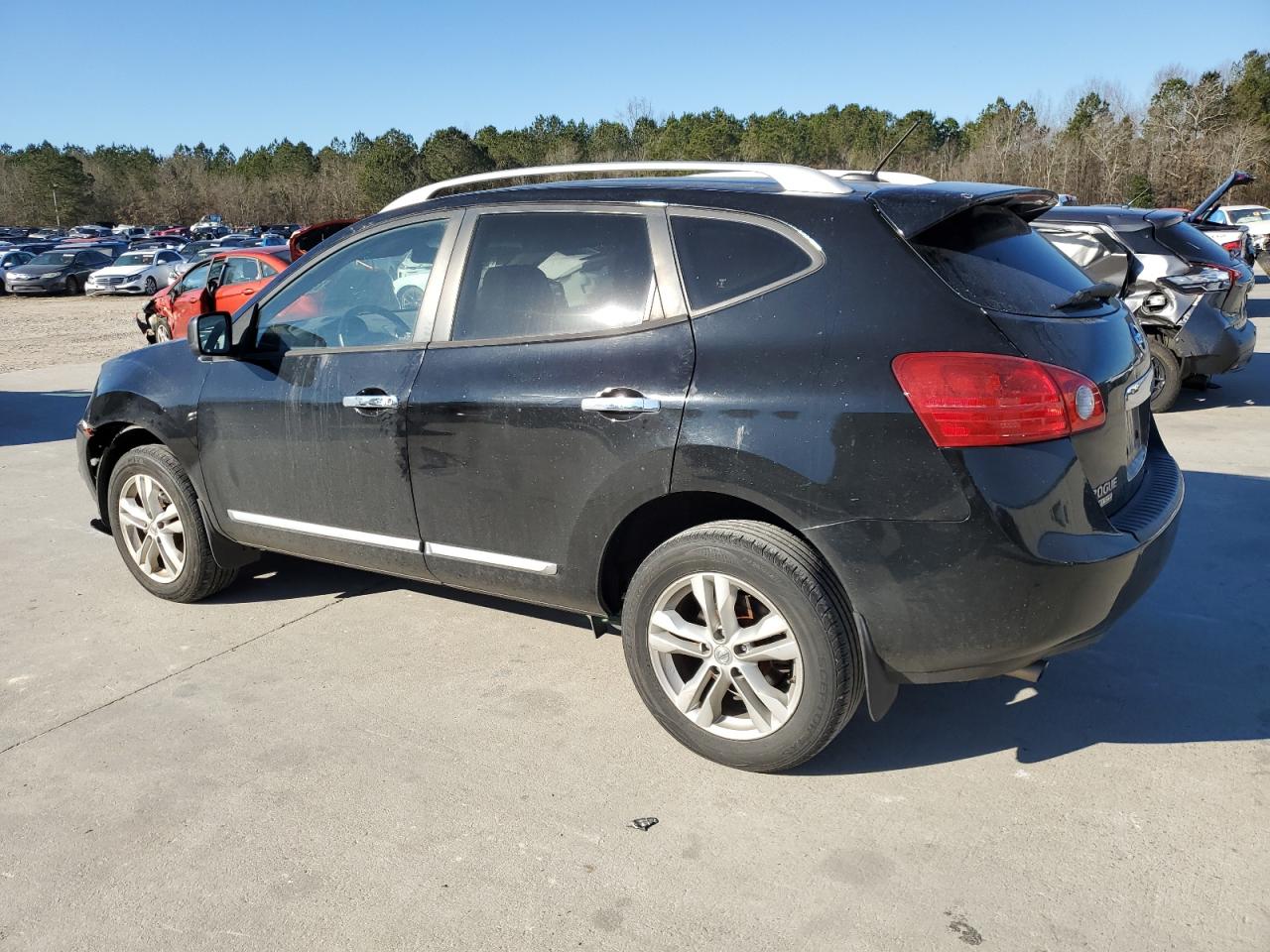 2015 Nissan Rogue - Image 2