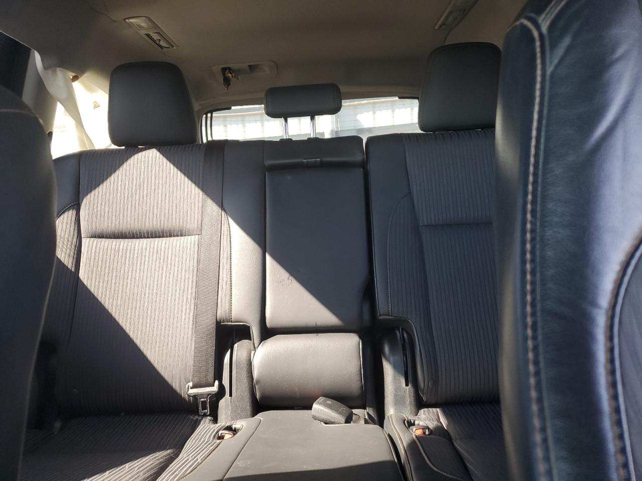 2015 Toyota Highlander - Image 10