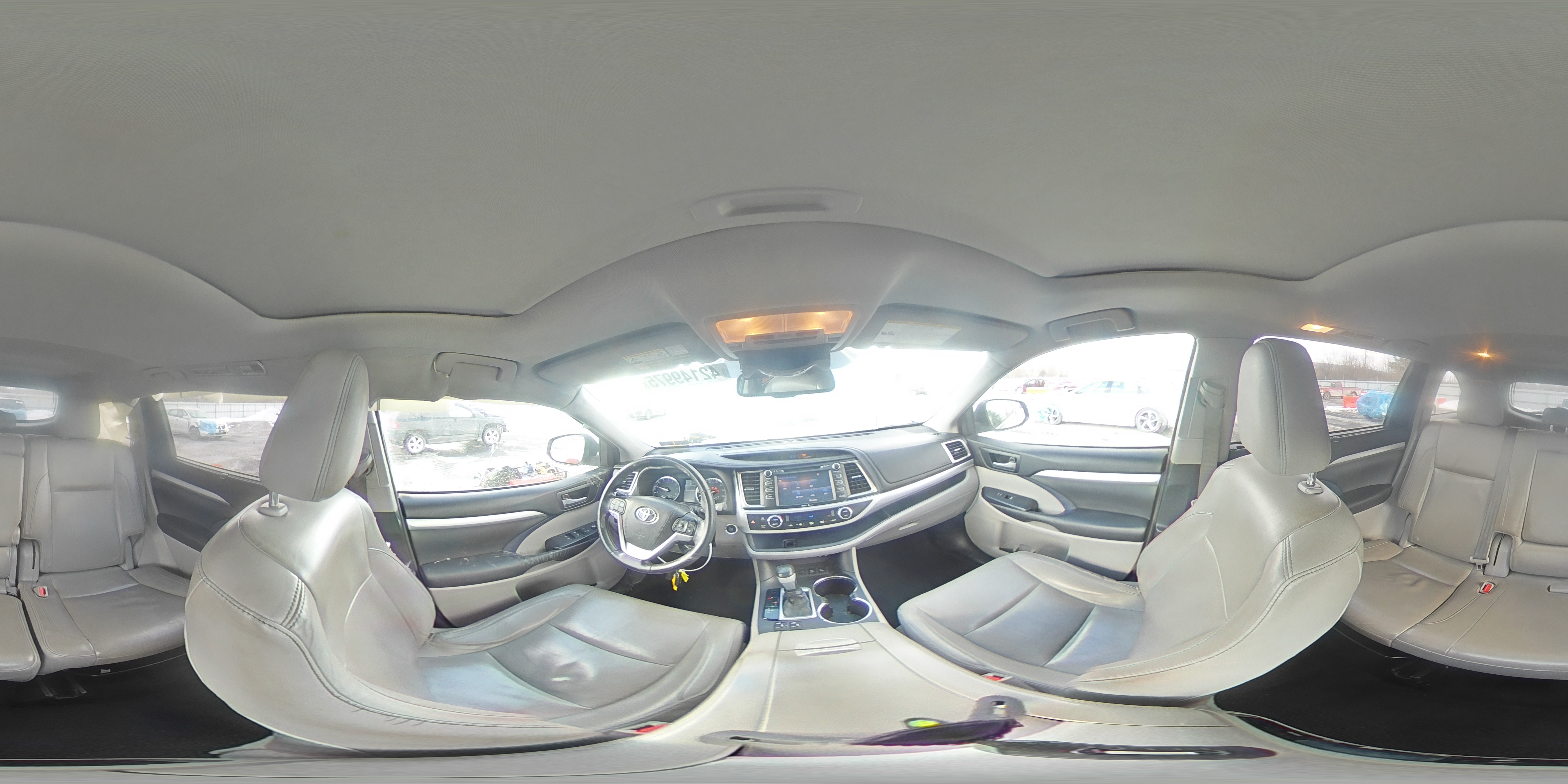 2015 Toyota Highlander - Image 13