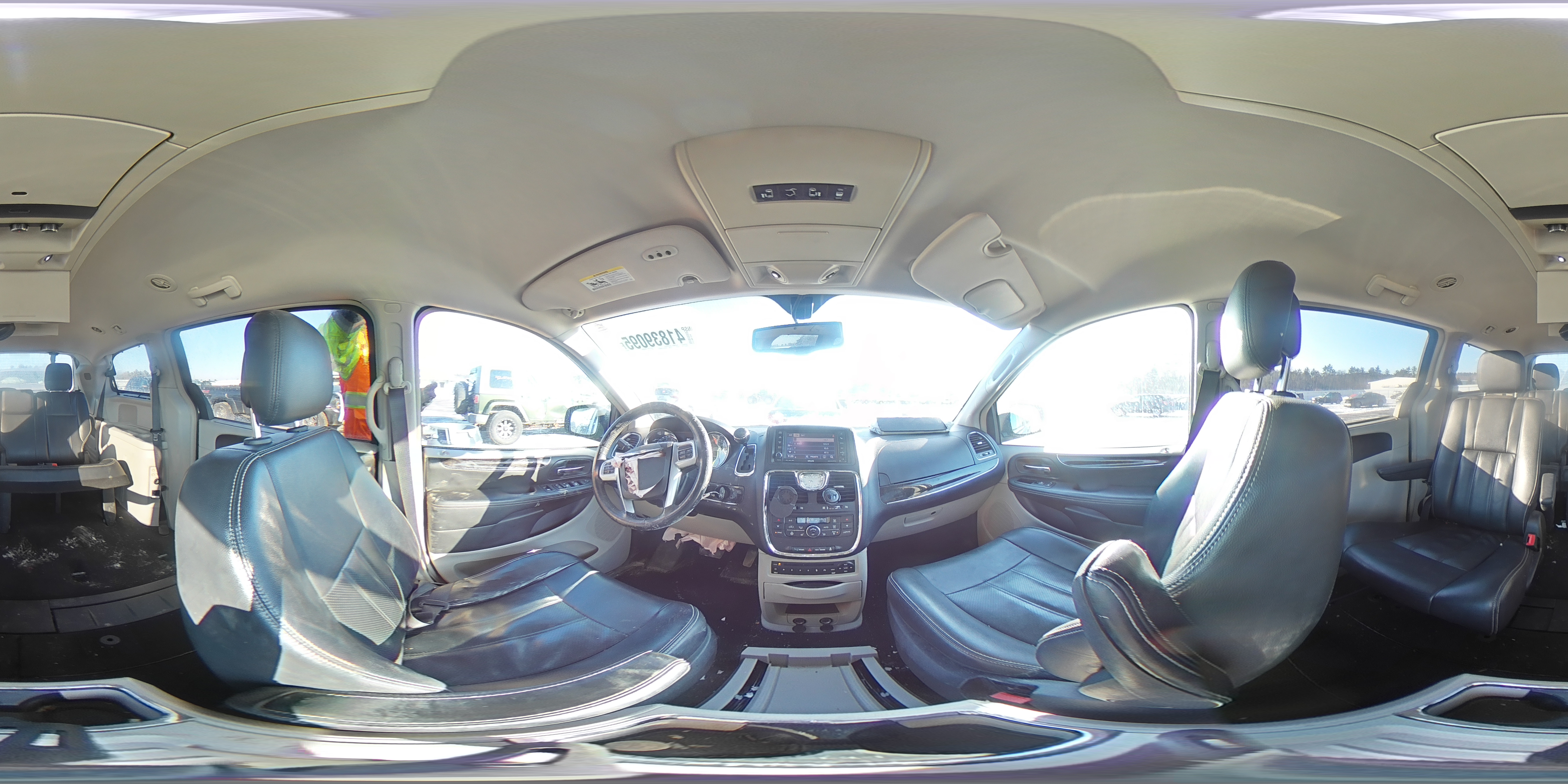 2013 Chrysler Town & Country - Image 13