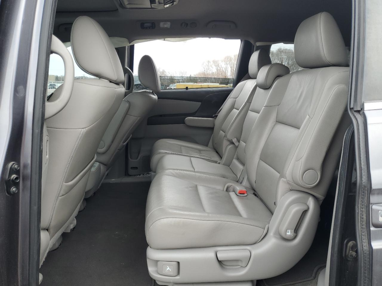 2015 Honda Odyssey - Image 11