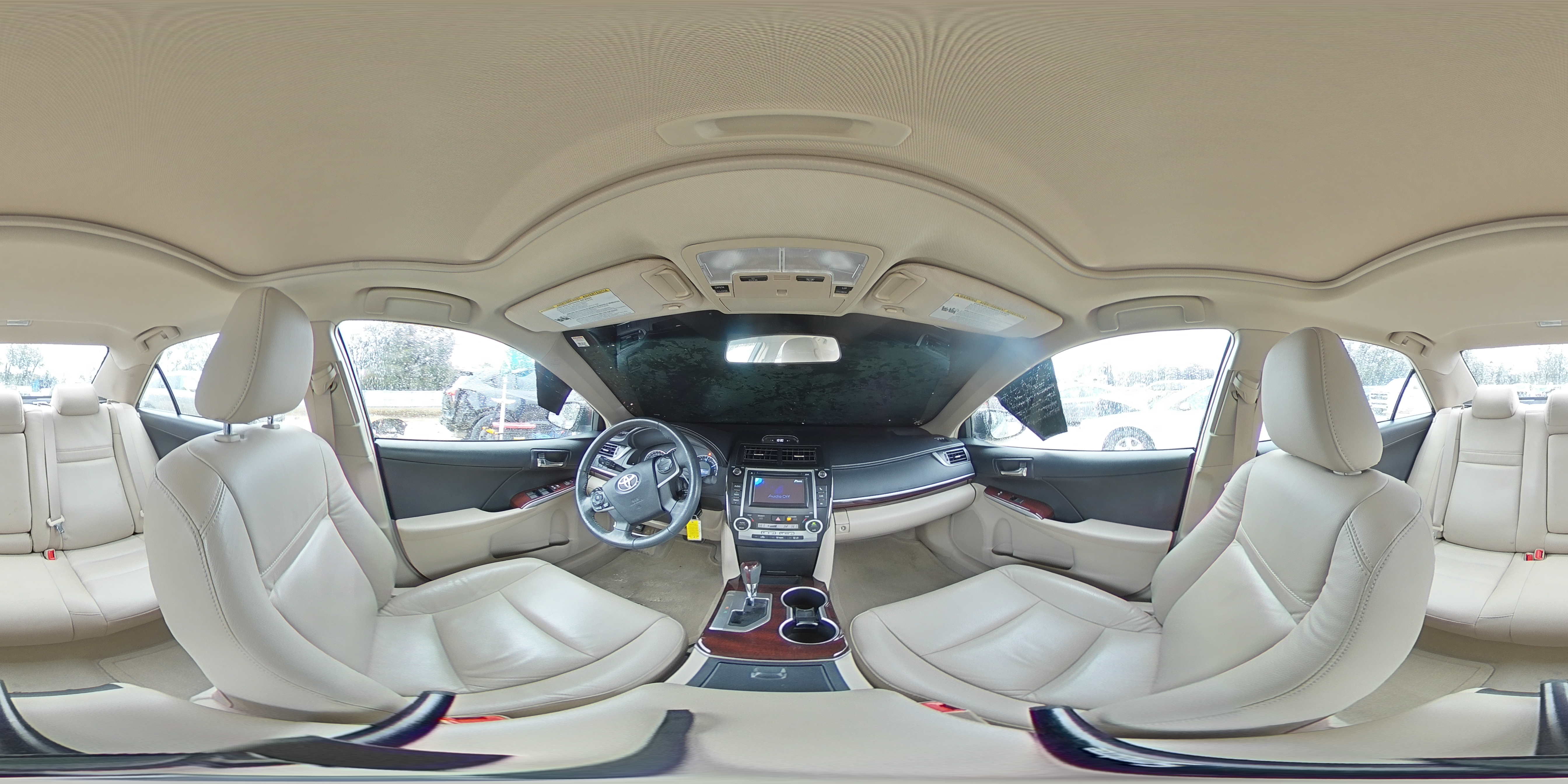 2014 Toyota Camry - Image 15