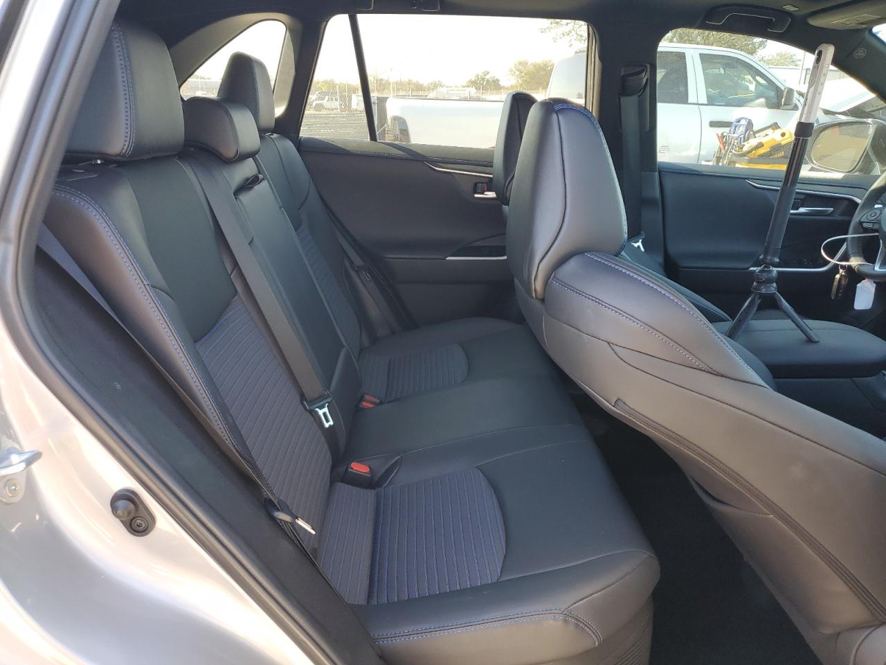 2023 Toyota RAV 4 - Image 11