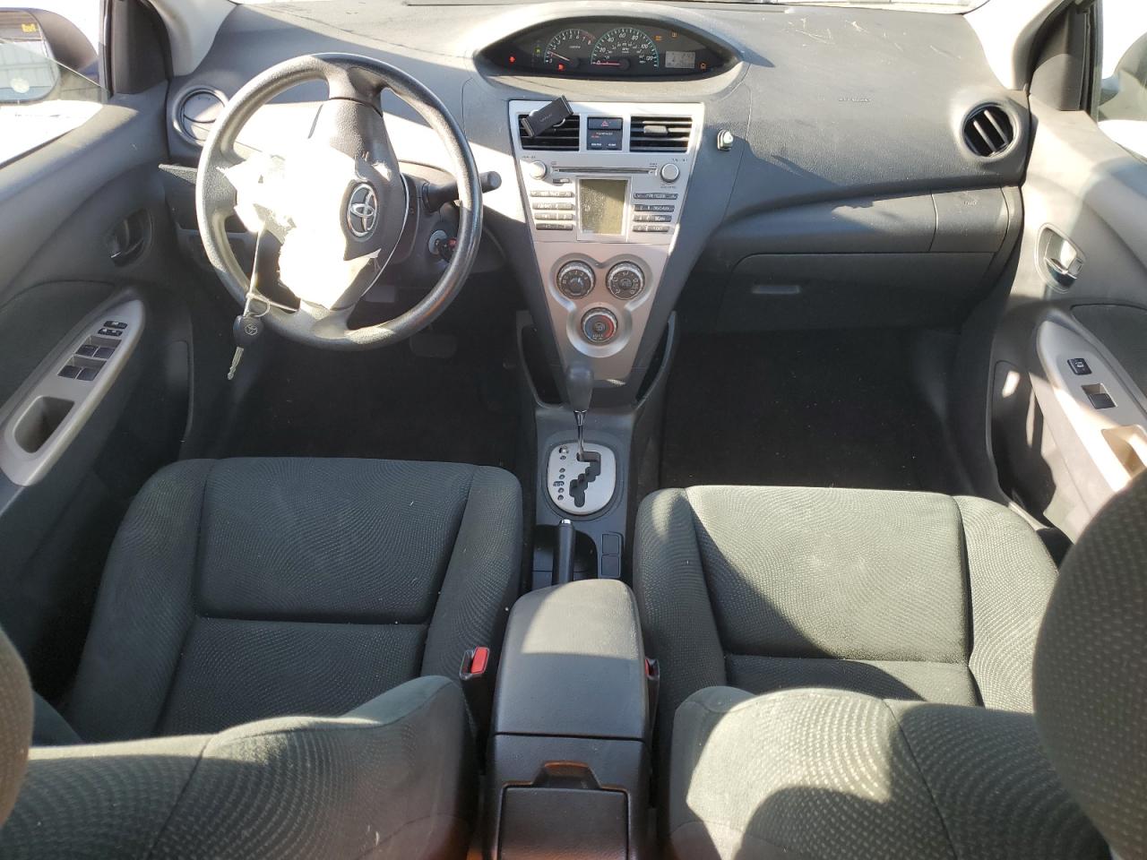 2009 Toyota Yaris - Image 8