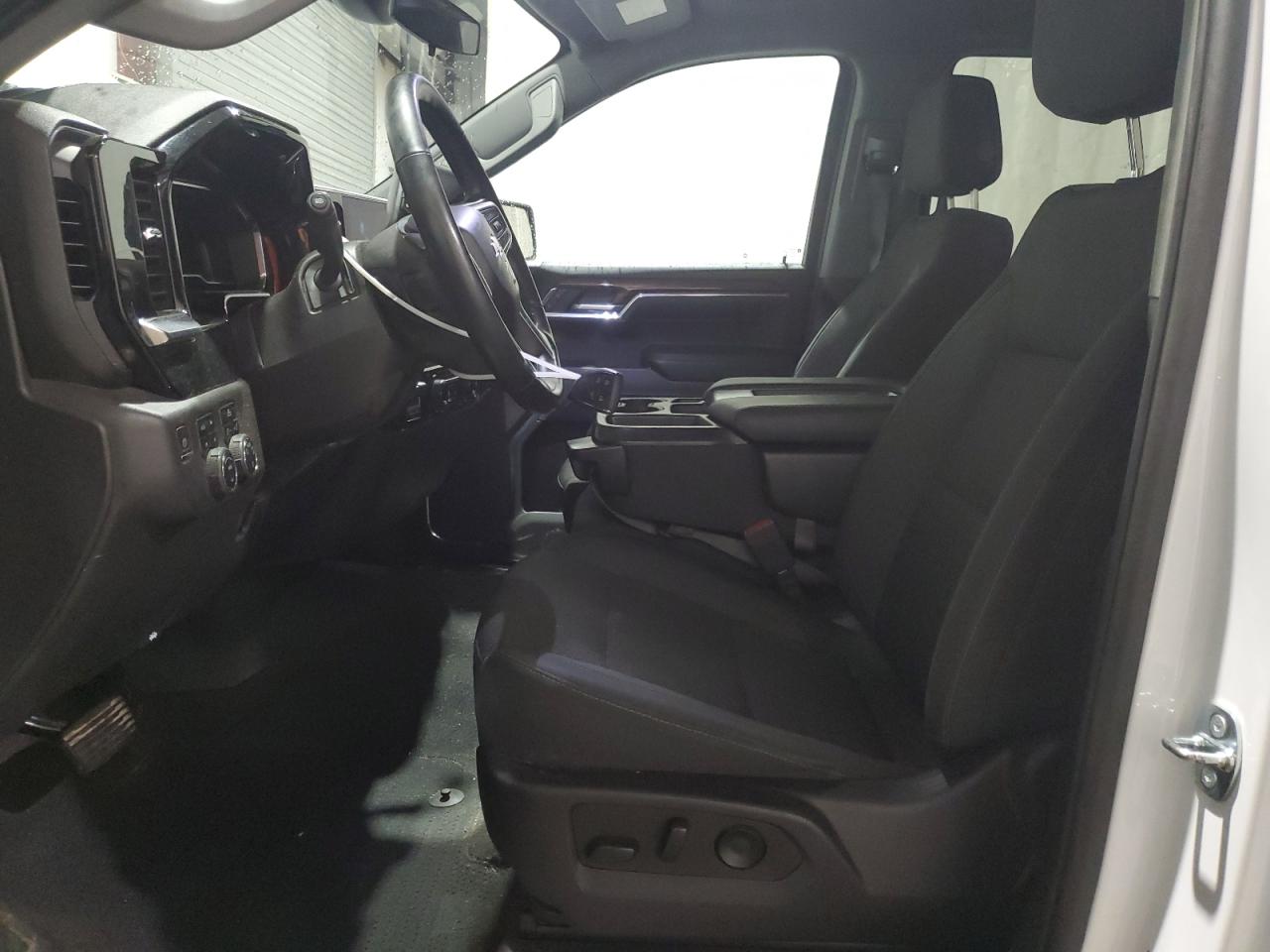 2023 Chevrolet Silverado - Image 7