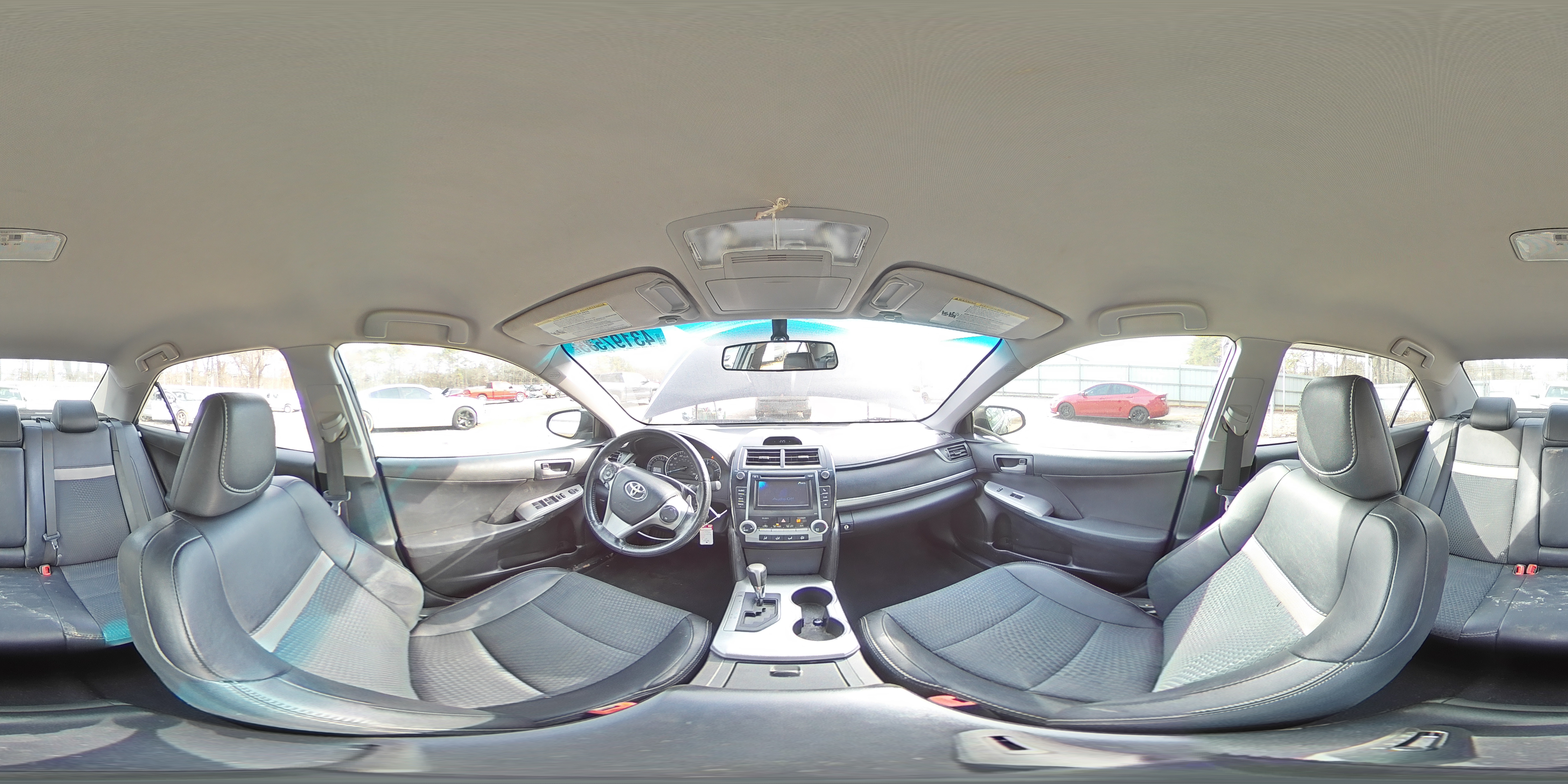 2013 Toyota Camry - Image 14