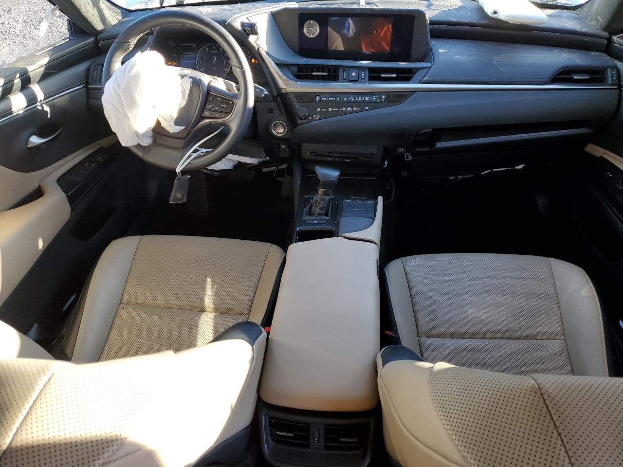 2020 Lexus ES - Image 8