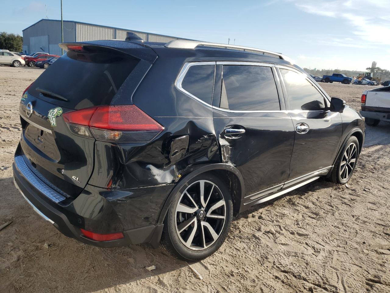 2020 Nissan Rogue - Image 3