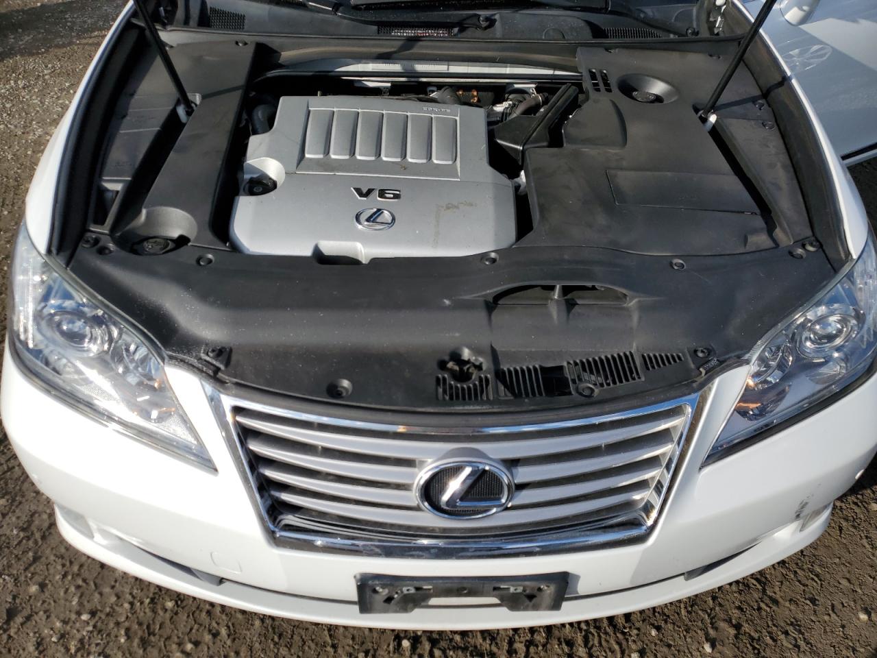2011 Lexus ES - Image 11